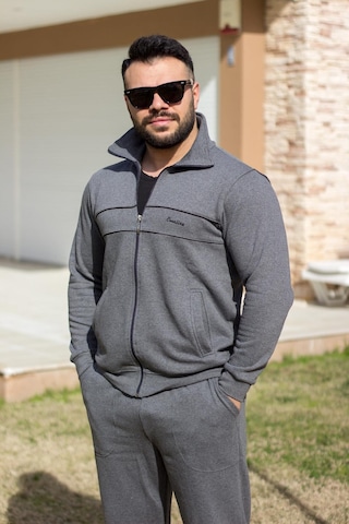 Gri Nakış Detaylı Rahat Kalıp Fermuarlı Erkek Eşofman Takım Gri