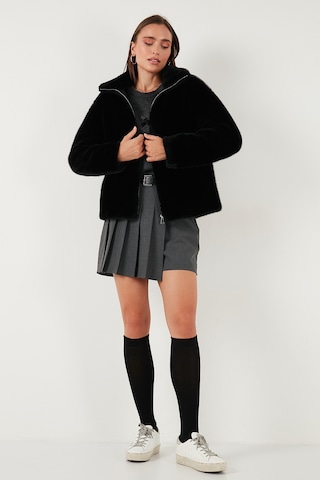 Lela Oversize Fit Dik Yaka Fermuarlı Bayan Kürk 497Zeta Siyah