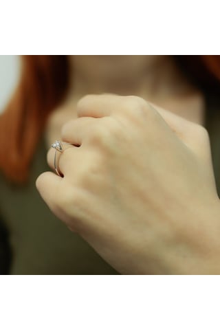Lova D Renk 0,23 Karat Pırlanta Tektaş Yüzük - 1030044
