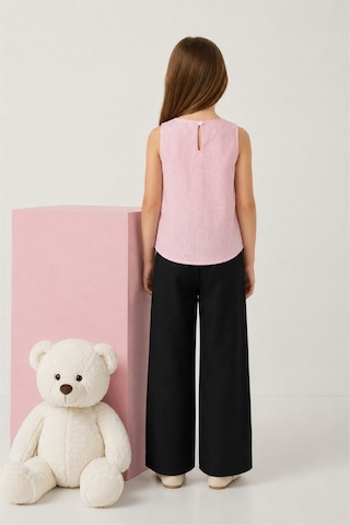 Fesshera Kids Kız Çocuk Asimetrik Kesim Bluz Ve Gül Detaylı Bol Paça Pantolon Takım Şık Kombin Pembe