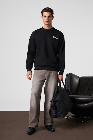 Ernest Erkek Organik Pamuklu Yumuşacık Baskı Detaylı Bisiklet Yaka İçi Polarlı Siyah Sweatshirt