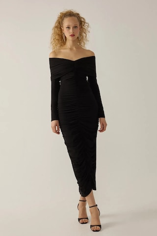 Hiccup Drapeli Off Shoulder Bodycon Maxi Elbise Siyah