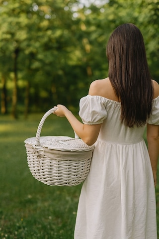 Beyaz Hasır Piknik Sepeti 40x30x19 Cm Kapaklı Termoform Sepet Krem Kumaş Detaylı Beyaz