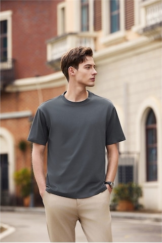New Performance Premium Basic T-shirt %61,7 Pamuk %34,7 Polyester %3,6 Dut İpeği Demir Grisi