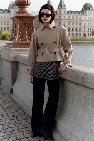 Kemerli Kısa Trençkot Kum Kum