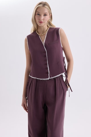 Mai Collection Mai Studios Co. Shonas Bağcık Detay Bordo Yelek Pantolon Takım Bordo