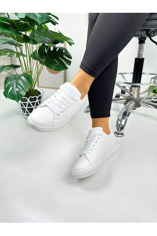 Günlük Kadın Sneaker Bağcıklı Yıldız Detaylı Tırtıklı Taban Oval Burunlu Rahat Spor Ayakkabı 602 Beyaz