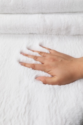 My Evilla Dekoratif Tavşan Tüyü Ultra Yumuşak Peluş Kaymaz Halı Yolluk 001