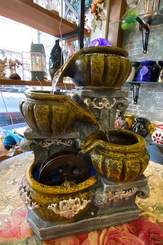 Feng Shui Su Şelalesi Akan Su Objesi Doğa Çok Renk Işık Küre Kabak
