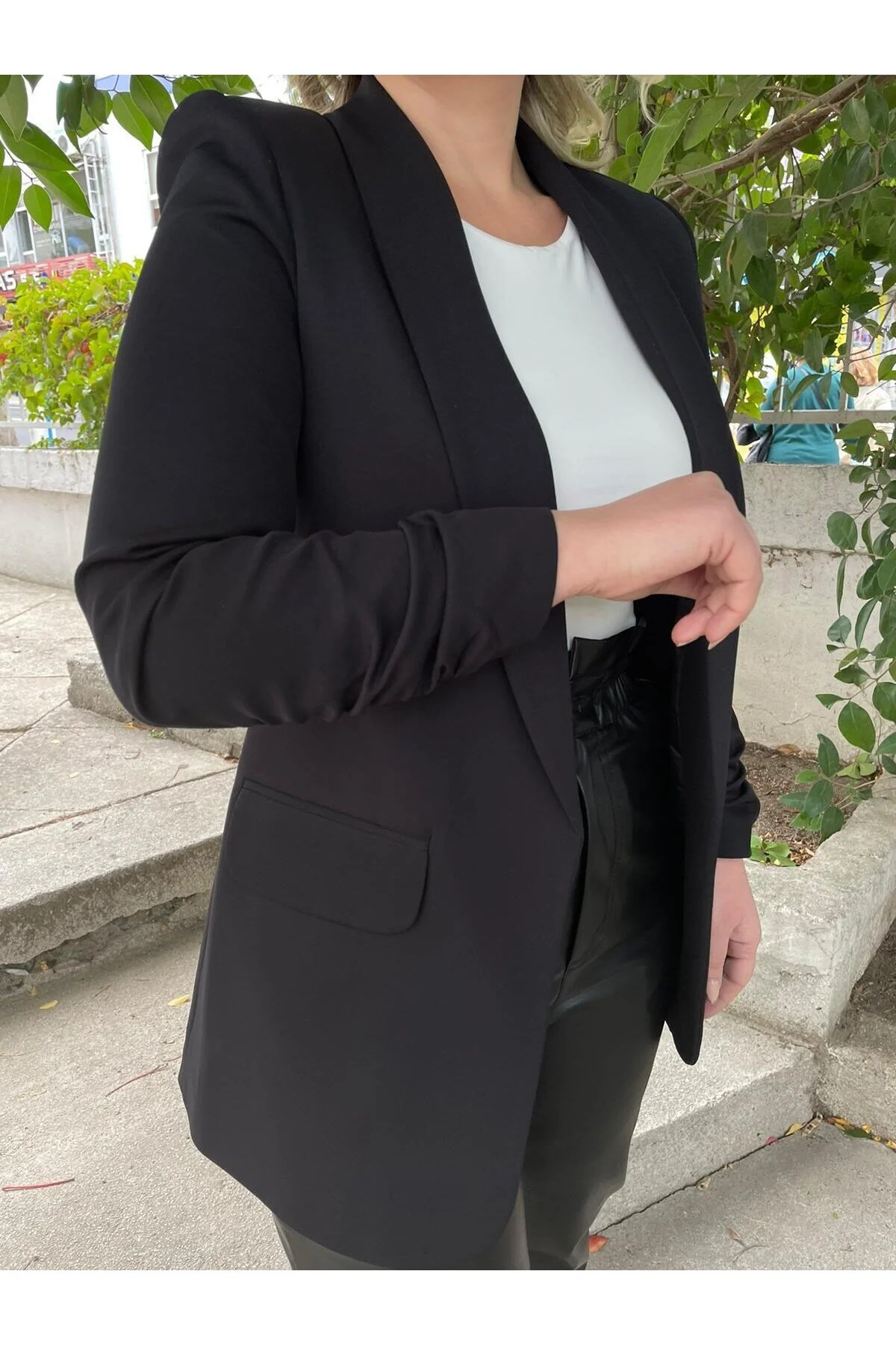 Eymenn Butik Kadın Siyah Kol Büzgülü Blazer Ceket