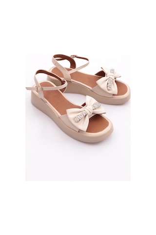 Dgn 7004 Kadin Fiyonk Detayli Sandalet Bej