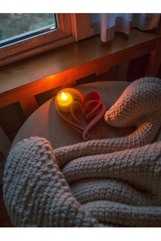 Sevgililer Günü Özel Kalp Figürü Tealight Hediyeli Kırmızı