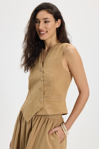 Tudors Kadın Slim Fit Dar Kesim %100 Pamuk V Yaka Çift Cepli Bej Etek Yelek Takım-50456