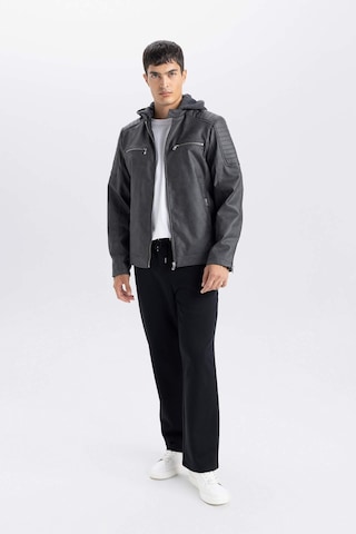 DeFacto Slim Fit Suni Deri Mont Dar Kesim Kapüşonlu Fermuarlı R2523AZ25SPAR110
