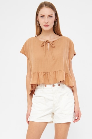 Armonika Kadın Vizon Yarasa Kol Yakası Bağlamalı Eteği Fırfırlı Oversize Crop Bluz Arm-24y001088
