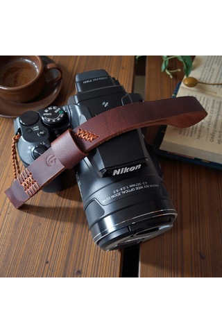 Hakiki Deri El Yapımı Fotoğraf Makinesi Bilek Askısı - 2 Cm Genişlik 2 Mm Kalınlık Kızıl Kahve Kamera Bilekliği Kahverengi