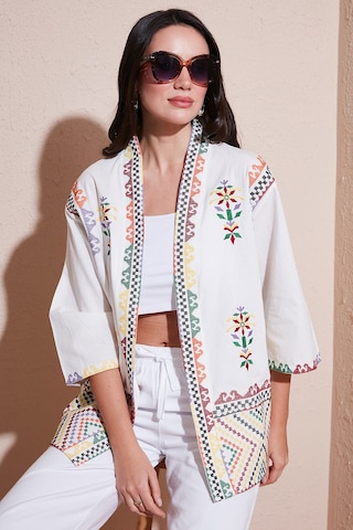 Lela Nakış Işlemeli Pamuklu Oversize Fit Truvakar Kol Bayan Kimono 676272 Ekru