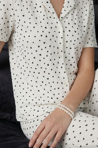 Fit Women Siyah Kalp Detaylı Bürümçük Kumaş Kısa Kollu Pijama Takımı 6066 Kar Beyaz