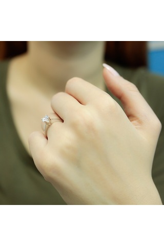 Lova E Renk 0,53 Karat Pırlanta Tektaş Yüzük - HRD Sertifikalı