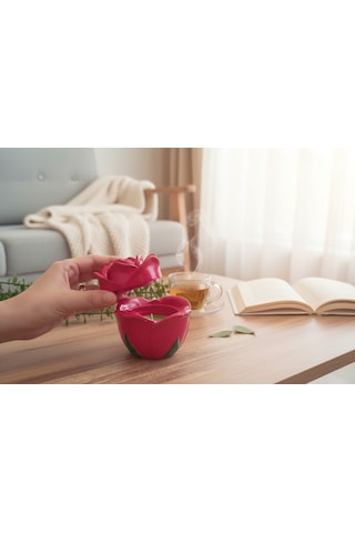 Kapaklı Kırmızı Gül Şeklinde Dekoratif Hediye Gül Mumluk