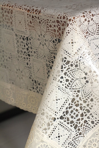 120x150 Cm Dantel Kenar Pvc Muşamba Masa Örtüsü Karemotifdantel-13 Bej