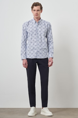 Morven Erkek Lacivert Slim Fit Düğmeli Yaka Gömlek 25ms004013200 Lacivert Lacivert
