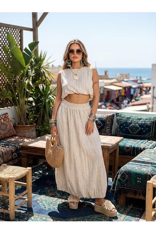 Fashion Cocktail Dökümlü Artisan Dokulu Hacimli Bel Lastikli Comfort Bohem Kolsuz Aksesuarsız Crop Etek İkili Takım Ekru