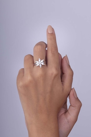 Gümüş Pazarım Beyaz Taşlı Aster Çiçeği Ayarlamalı 925 Ayar Kadın Gümüş Yüzük Altın - Gümüş