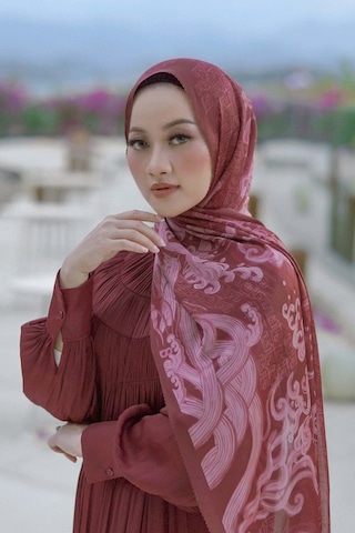 Buttonscarves Wave Saten Şal - Maroon Kırmızı