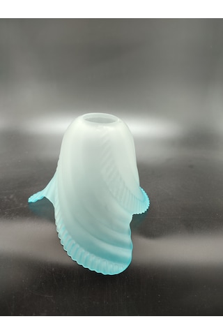 Küçük Avize Camı.3 Kanatlı.mat-mavi Renkte.mum Ampule Göre E.14 Mat Mavi