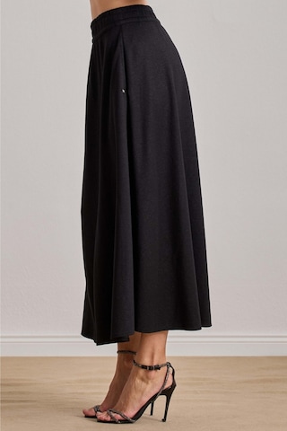 Maxi Siyah Simli Etek Siyah