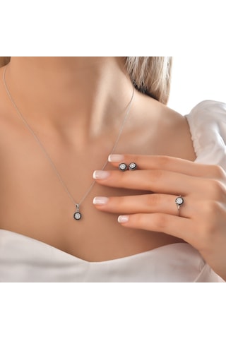 Ariş Siyah Ve Beyaz Pırlanta Kolye