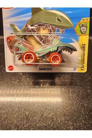 Hot Wheels 1/64 Shark Bite Th Treasure Hunt