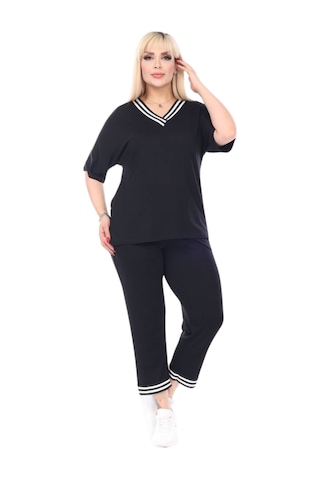 Melsay Butik Siyah V Yaka Şerit Detaylı Kısa Kollu Beli Lastikli Kapri Takım Siyah