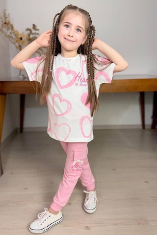 Riccotarz Kız Çocuk Pano Kalp Baskı Bisiklet Yaka T-shirt Kargo Cepli Alt Pembe Eşofman Takım Beyaz