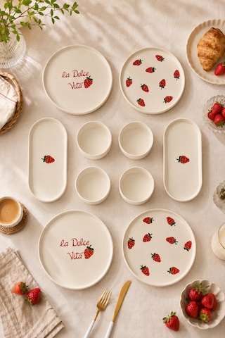 Vita Berry 10 Parça 4 Kişilik Çilek Desenli Stackable Seramik Kahvaltı Ve Sunum Seti Beyaz