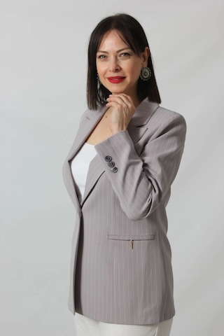 Moda Berray 1906 Gri Çizgili Fermuarlı Cep Aksesuarlı Kadın Büyük Beden Blazer Ceket Gri