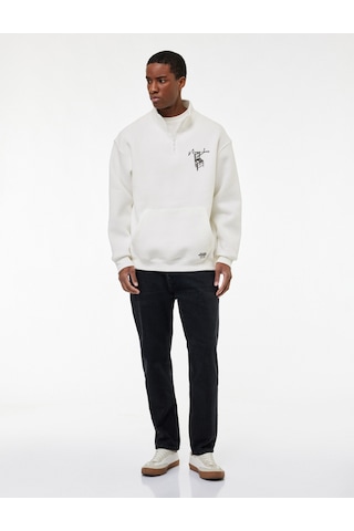 Koton Cepli Şardonlu Yarım Fermuarlı Lisanslı Van Gogh Baskılı Oversize Sweatshirt Beyaz 6wam70132mk
