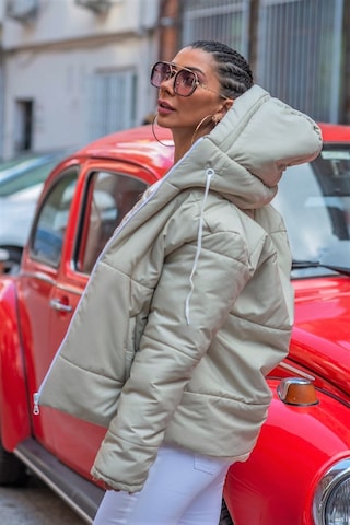 Kadın Bej Su Geçirmez Kapüşonlu Şişme Mont