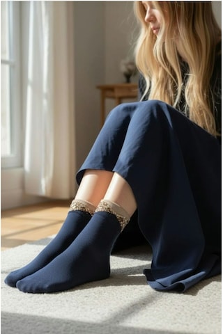 Heren Socks Heren Kurdela Desenli , 2'li Taşlı Kadın Soket ,parfüm Kokulu, Premium Serisi Ekru - Lacivert