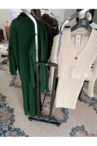 Teknor V Ayarlı Paslanmaz Metal Konfeksiyon Elbise Askılık Tekerlekli Portatif Askılık Siyah