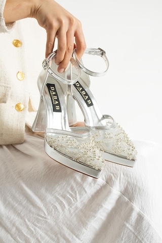 Dabab Shoes Pearly Gümüş Kadın Platformlu 11cm Topuklu İncili Bilekten Bantlı Abiye Gelin Düğün Ayakkabısı Dabab Shoes Pearly Gümüş Kadın Platformlu 11cm Topuklu İncili Bilekten Bantlı Abiye Gelin Düğün Ayakkabısı
