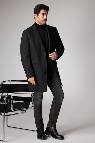 AC&Co / Altınyıldız Classics Erkek Sıyah Standart Fit Normal Kesim Mono Yaka Armürlü Kapak Cepli Palto Siyah