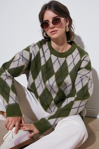 Lela Oversize Fit Bisiklet Yaka Baklava Desenli Yumuşak Dokulu Bayan Kazak 4616223 Haki