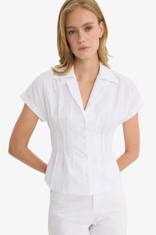 Defacto Fitted Ceket Yaka Poplin Kısa Kollu Gömlek F9335ax25auwt83 Beyaz