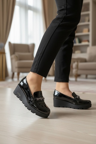 Enoch Tam Ortopedik Dolgu Topuklu Siyah Taşlı Düğüm Detaylı Anne Loafer 1961 Sıyah