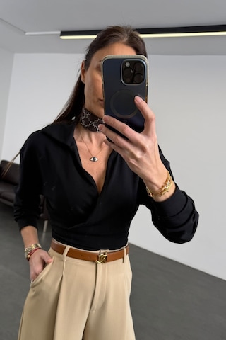 5in1Canpolat Siyah Polo Yaka Kruvaze Bluz 17483