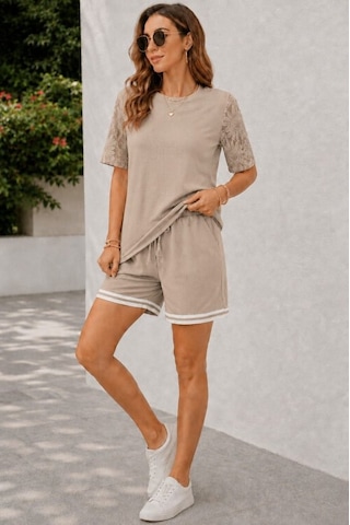 Dogutrend Kadın Kısa Kollu Bisiklet Yakalı Waffle Bluz Ve Short Ikili Takım Bej