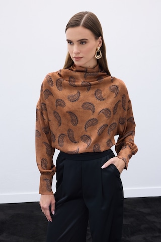 Sateen Degaje Yaka Desenli Bluz - Kahve-136572 Kahve