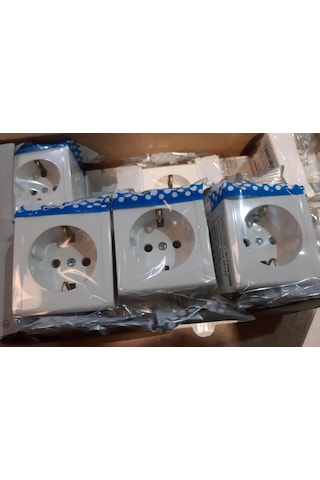 20  Adet Sıva Üstü Topraklı Priz